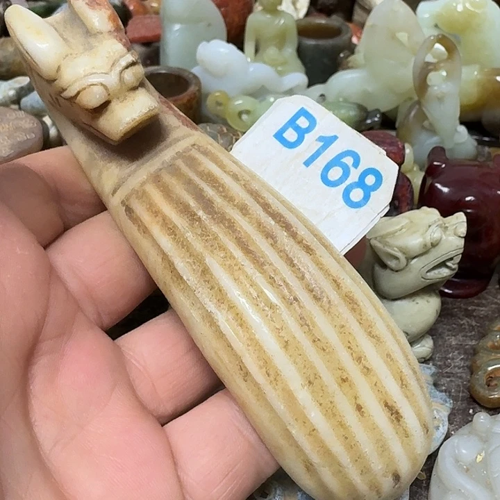 和田玉未镶嵌颈饰孤*