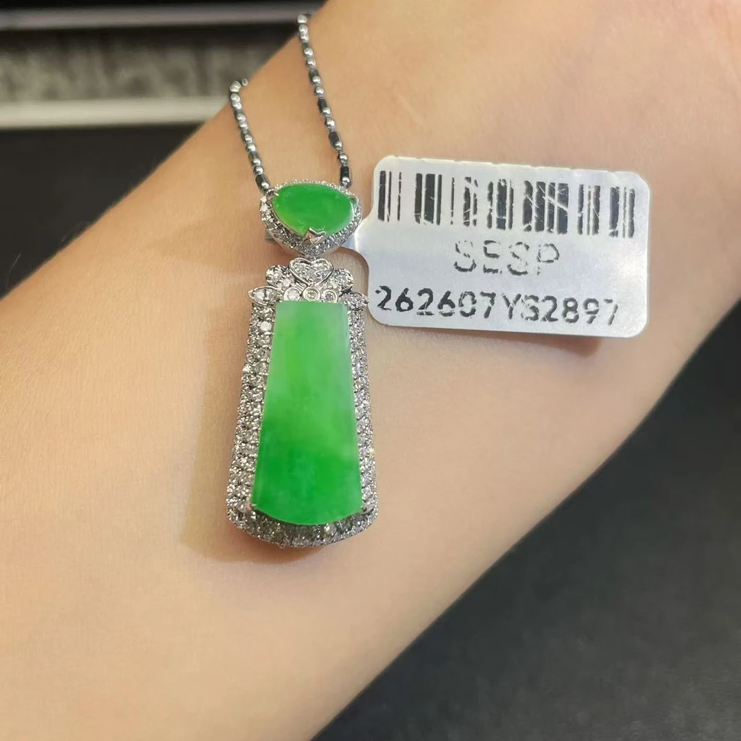 18k金镶嵌缅甸A货翡翠(不含链)