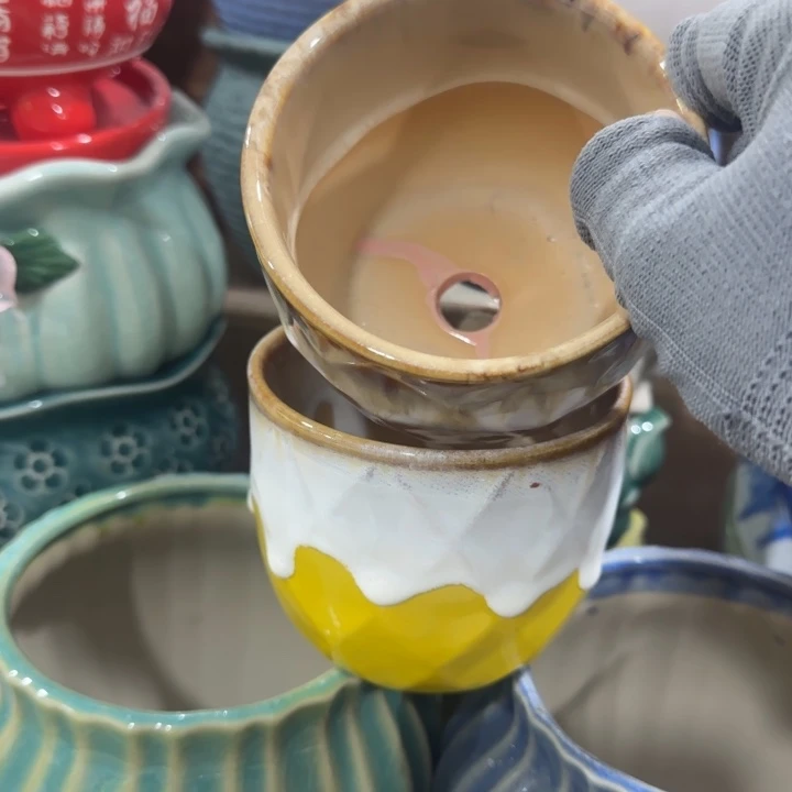 凑9块包邮，有孔，陶瓷花盆