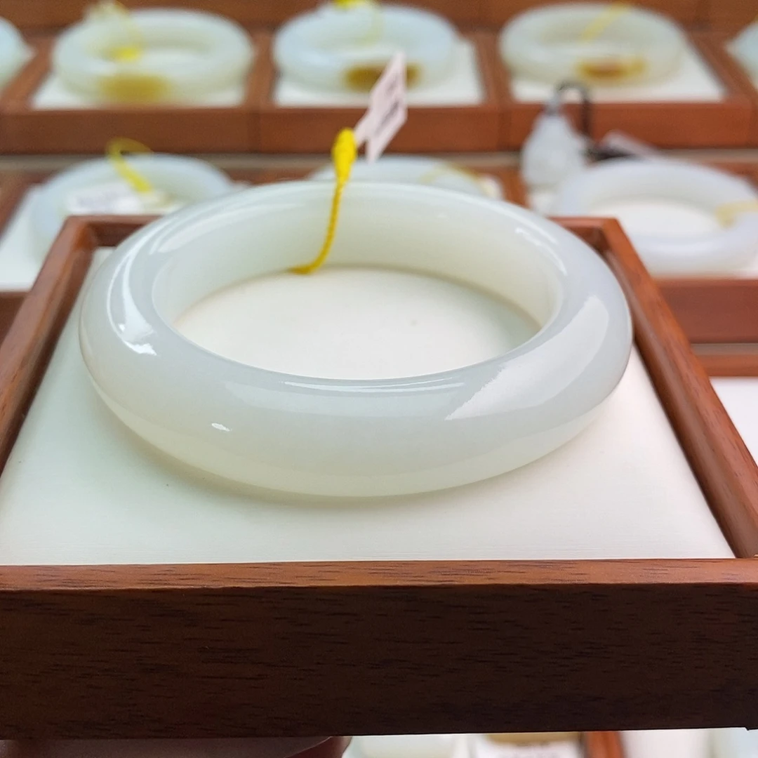 和田玉（白玉）手镯未镶嵌