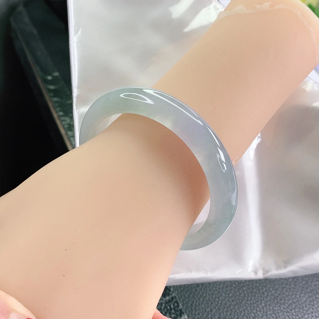 翡翠未镶嵌手镯56圈