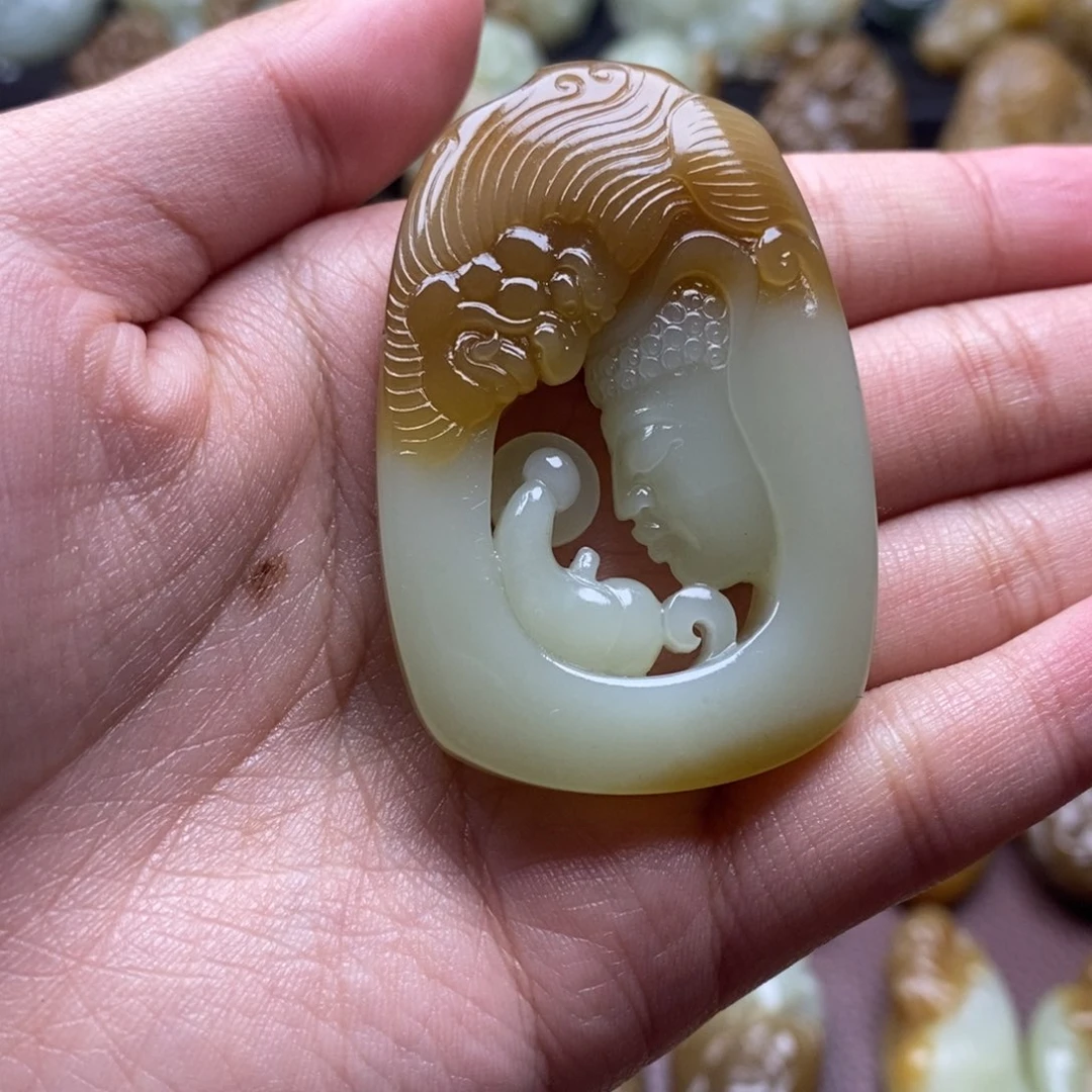 吊坠(不含链)未镶嵌和田玉（糖玉）净****佛