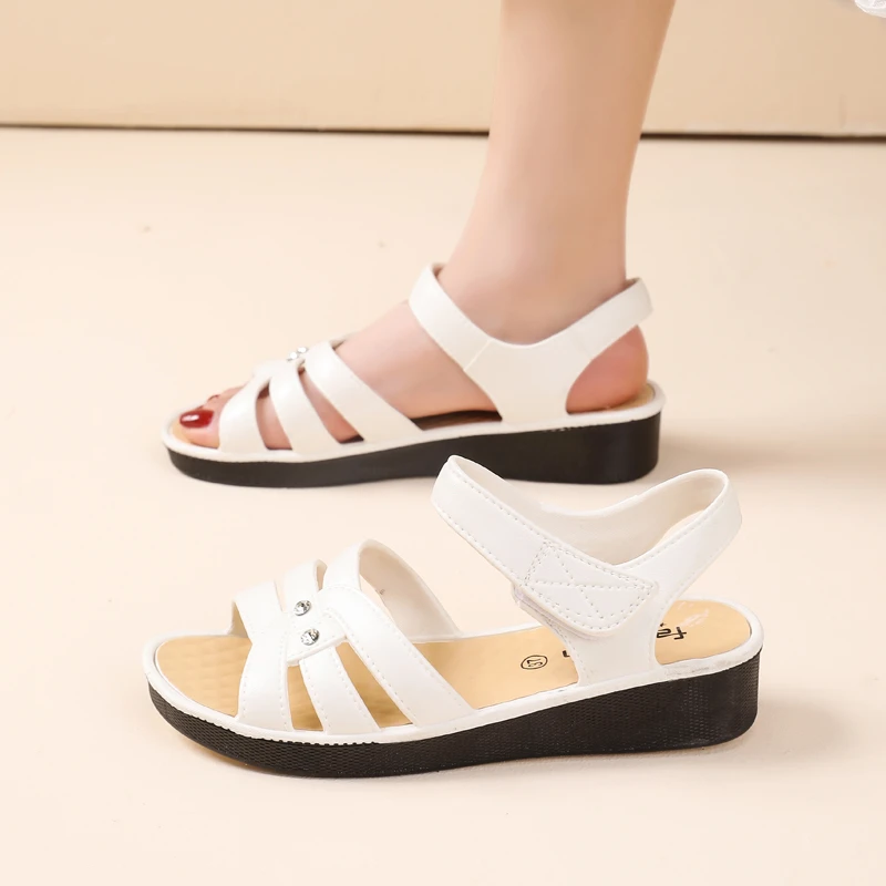 新款中坡跟凉鞋女夏季防滑厚底塑胶中年女鞋妈妈时尚外穿工作平底