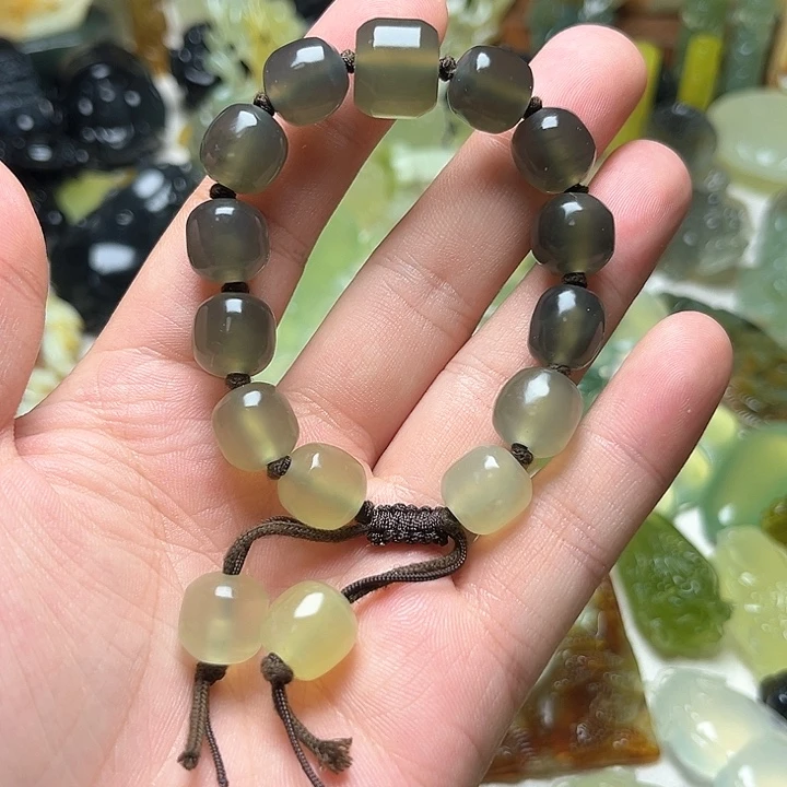 未镶嵌蛇纹石玉颈饰