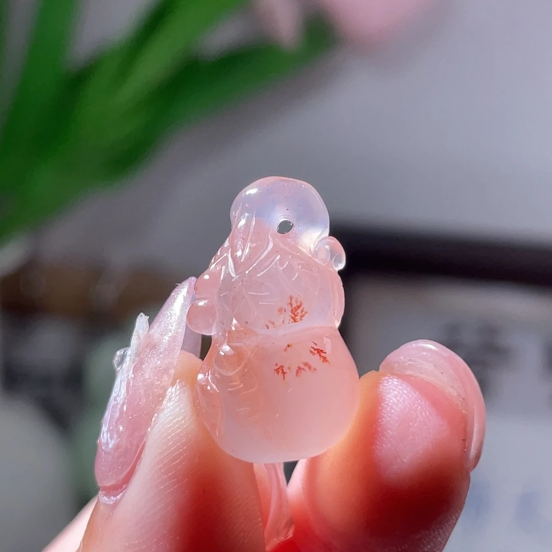 南红玛瑙未镶嵌挂件10680