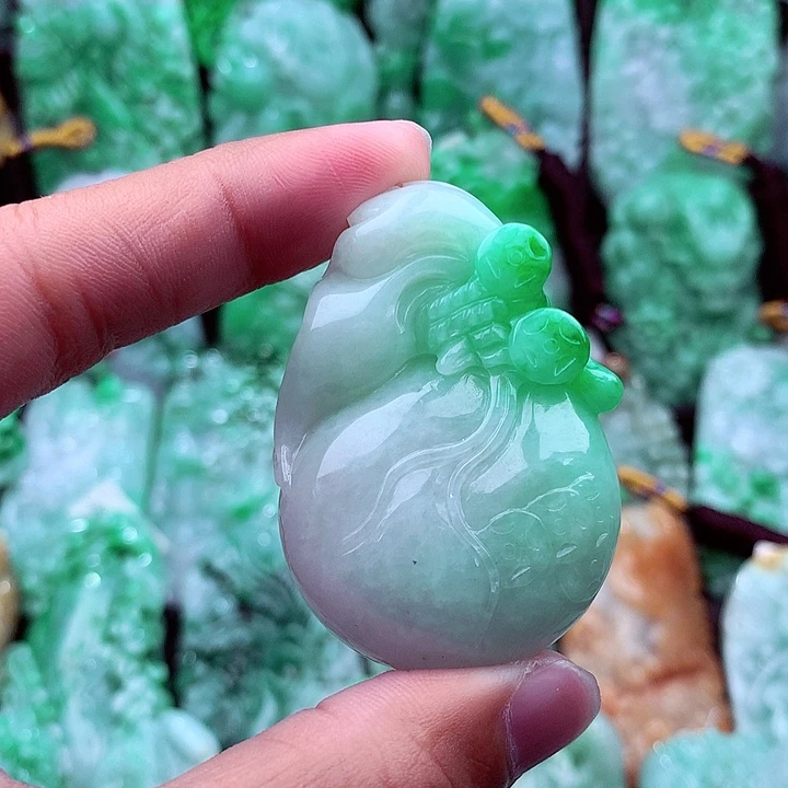 翡翠吊坠(不含链)未镶嵌金*