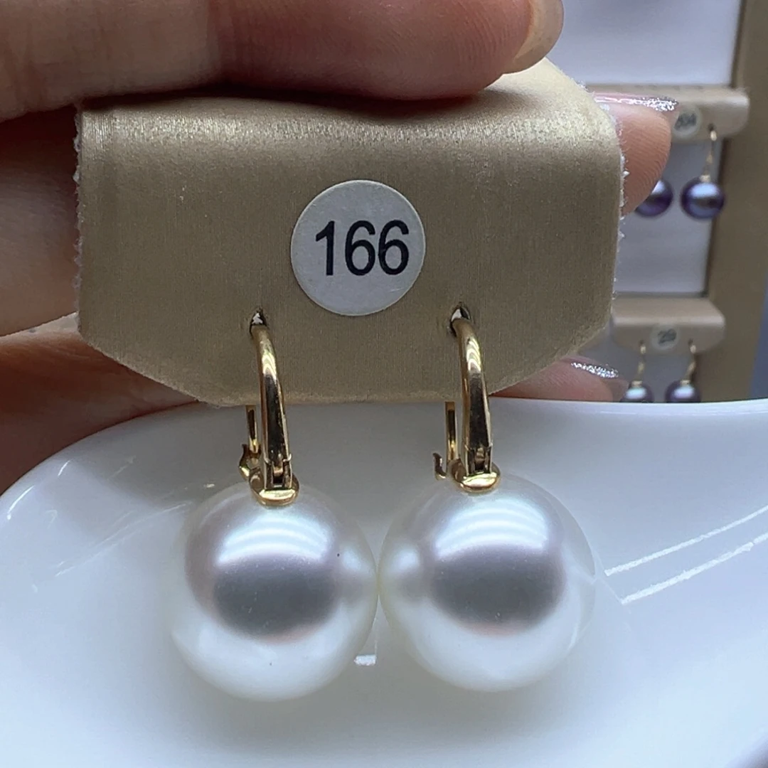 18K金镶嵌淡水珍珠耳饰