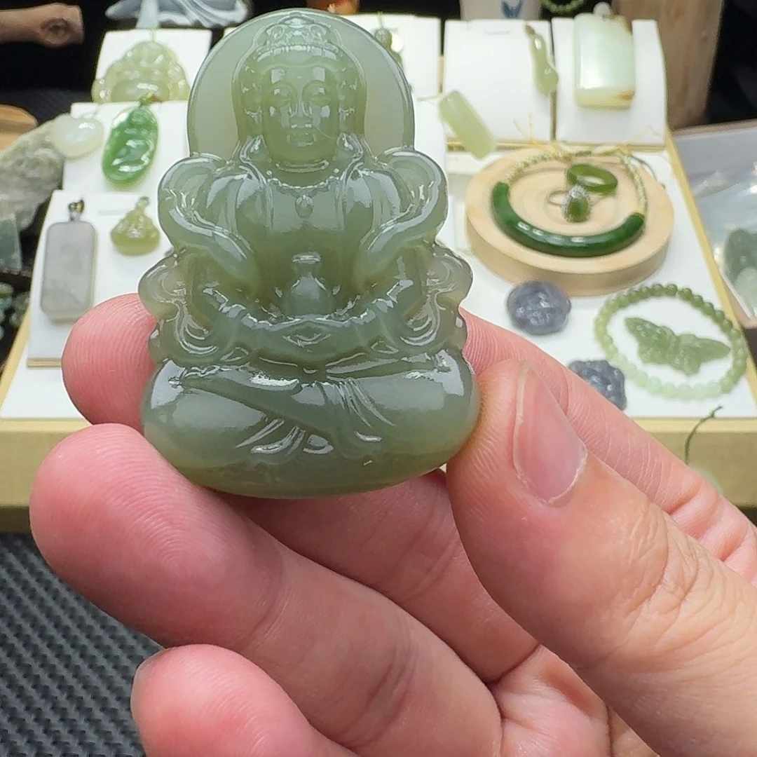 ****和田玉未镶嵌颈饰
