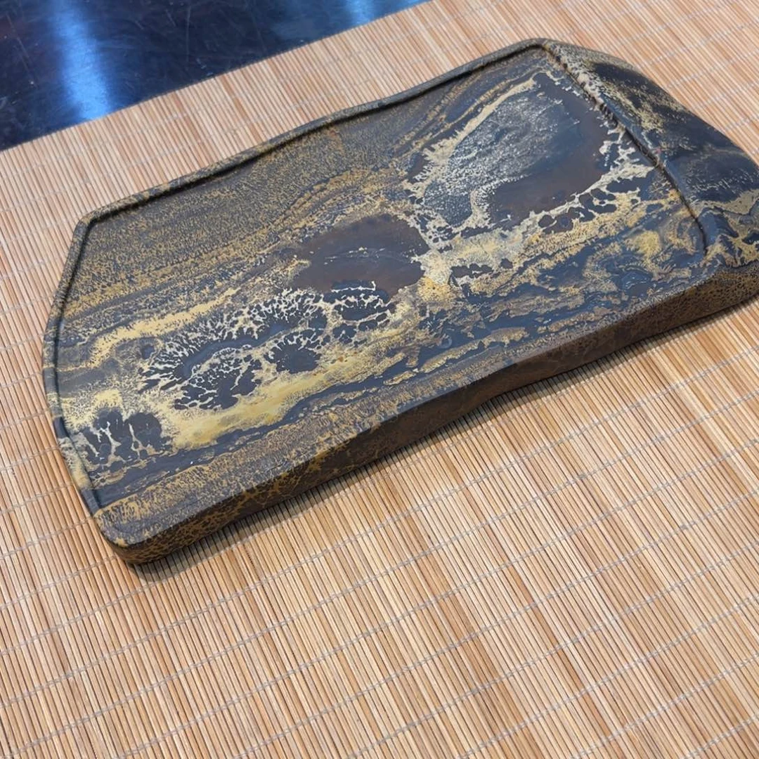 J***李天然国画石干泡台21*11