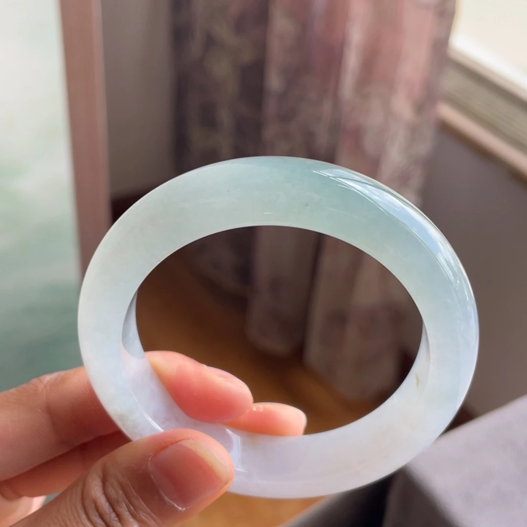 翡翠手镯未镶嵌冰透半山水