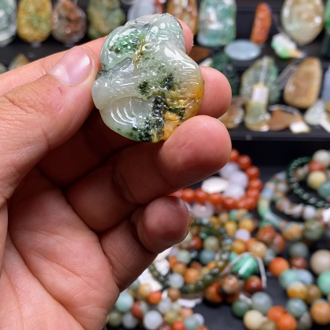 翡翠未镶嵌手串山水