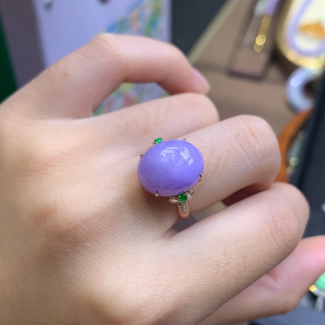 翡翠18K金镶嵌颈饰翡翠