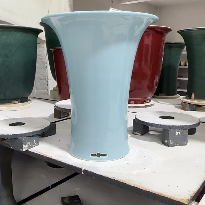 红陶戈*尺寸直径22高28厘米