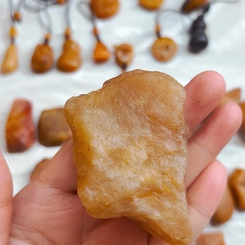 田黄石壶**秋田黄石原石