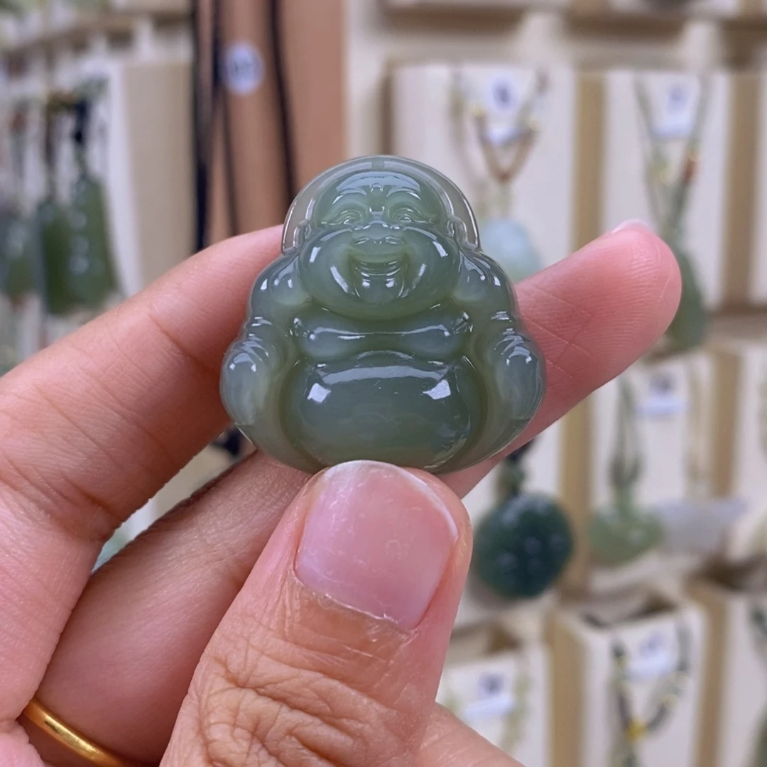 胡***汤颈饰未镶嵌和田玉