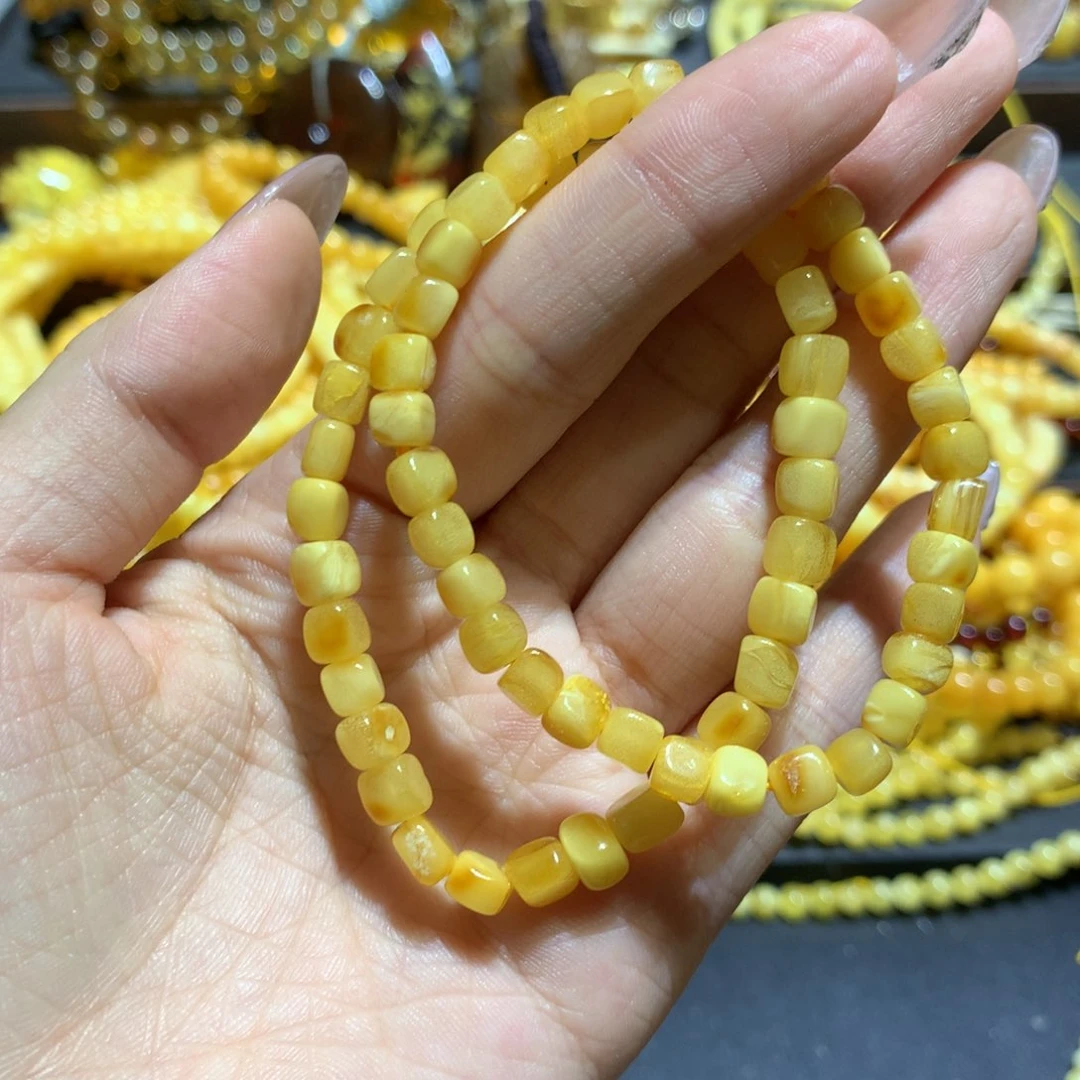 琥珀未镶嵌珠宝奇石多样性发其一