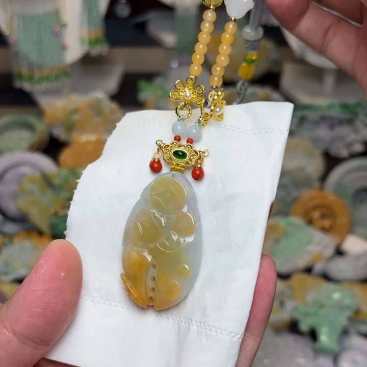 翡翠未镶嵌颈饰吊坠