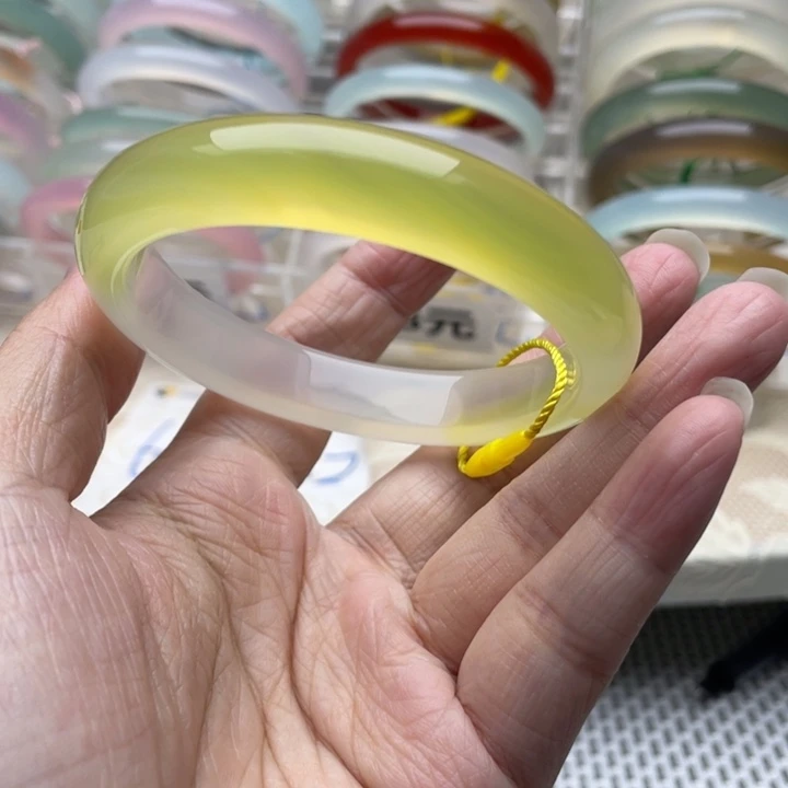玛瑙/玉髓未镶嵌手镯56圈口