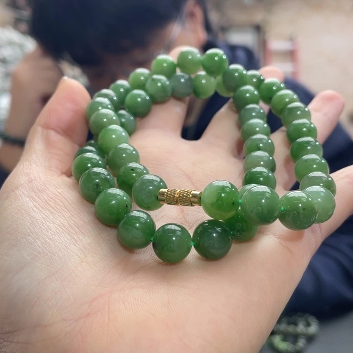 和田玉未镶嵌颈饰苹果绿妈妈链