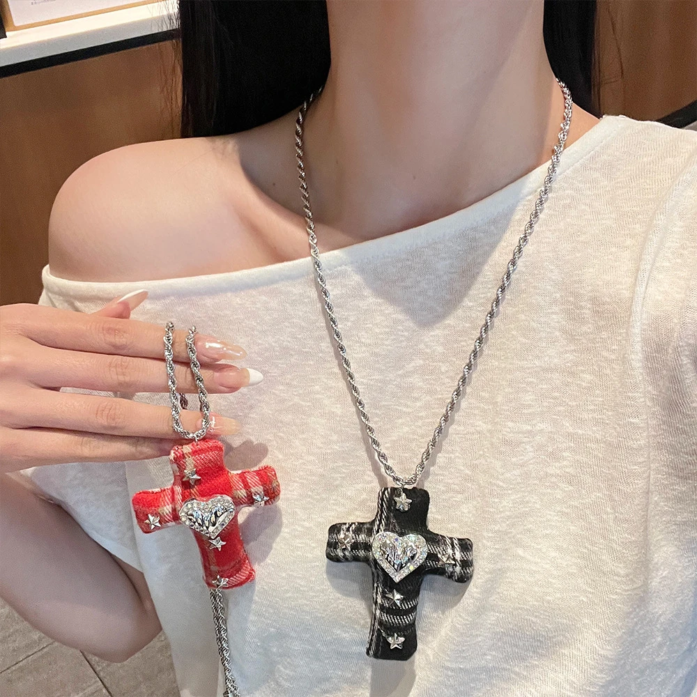 合金项链 辣妹风布艺红白格子爱心十字架吊坠项链小众百搭锁骨链