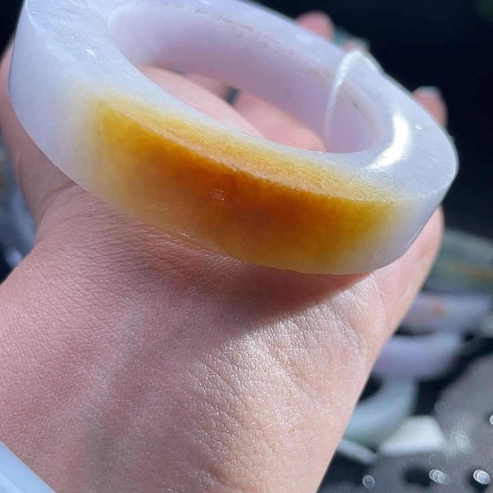 未镶嵌翡翠手镯定制翡翠