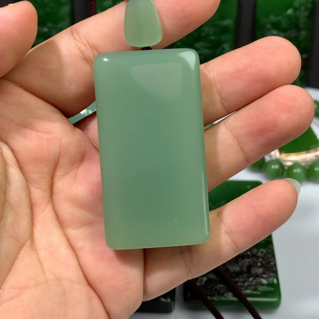 和田玉未镶嵌颈饰白****）