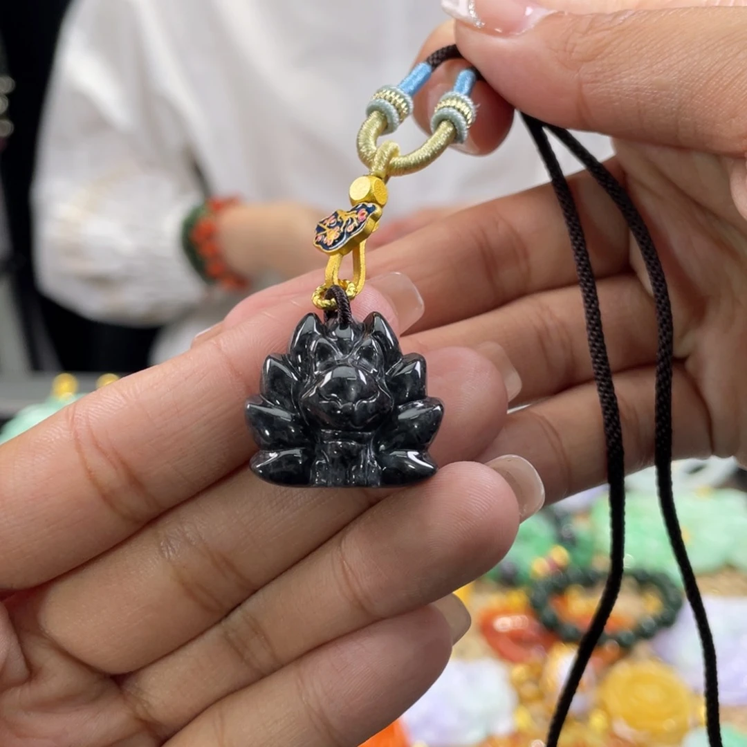 翡翠颈饰未镶嵌代编织