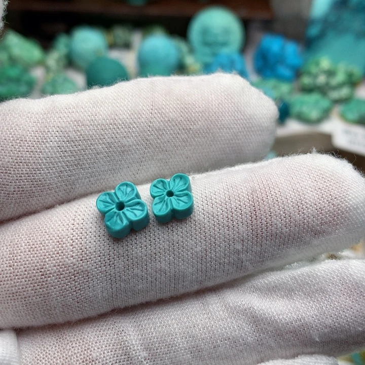 绿松石未镶嵌珠宝奇石