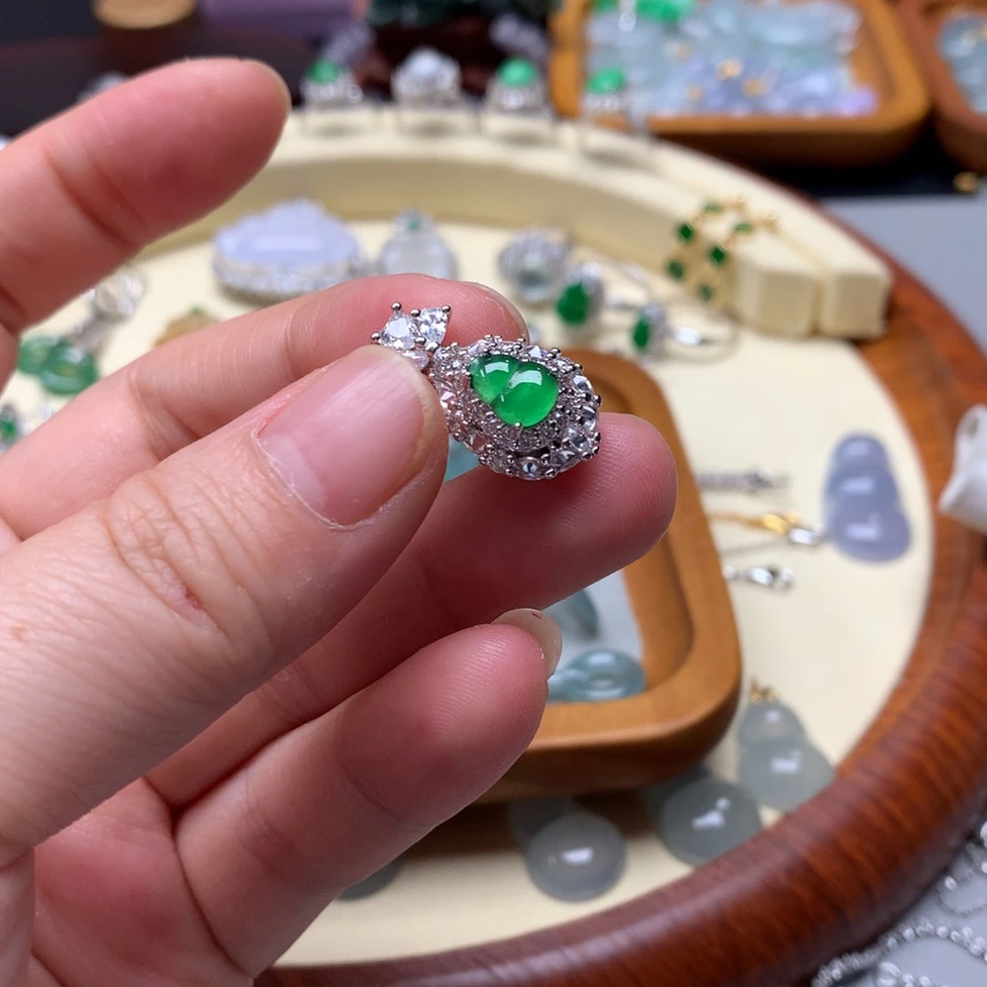 翡翠未镶嵌颈饰翡翠葫芦多样发