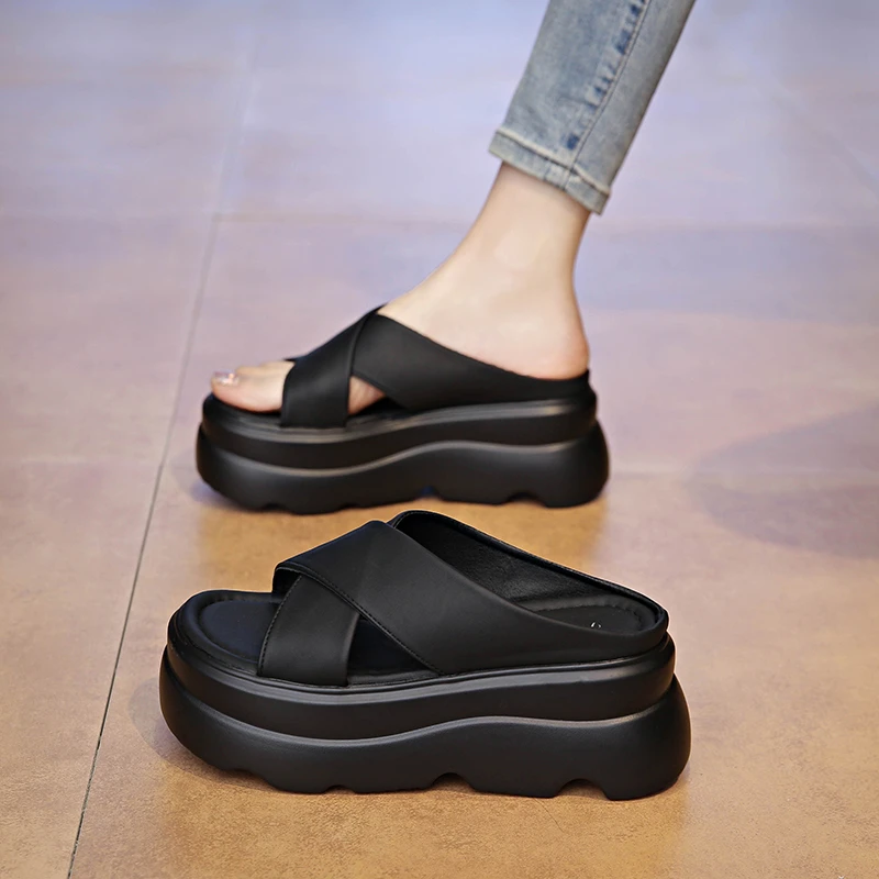 33-39小码女士夏季外穿厚底增高时尚高级感松糕高跟凉拖鞋女款ins