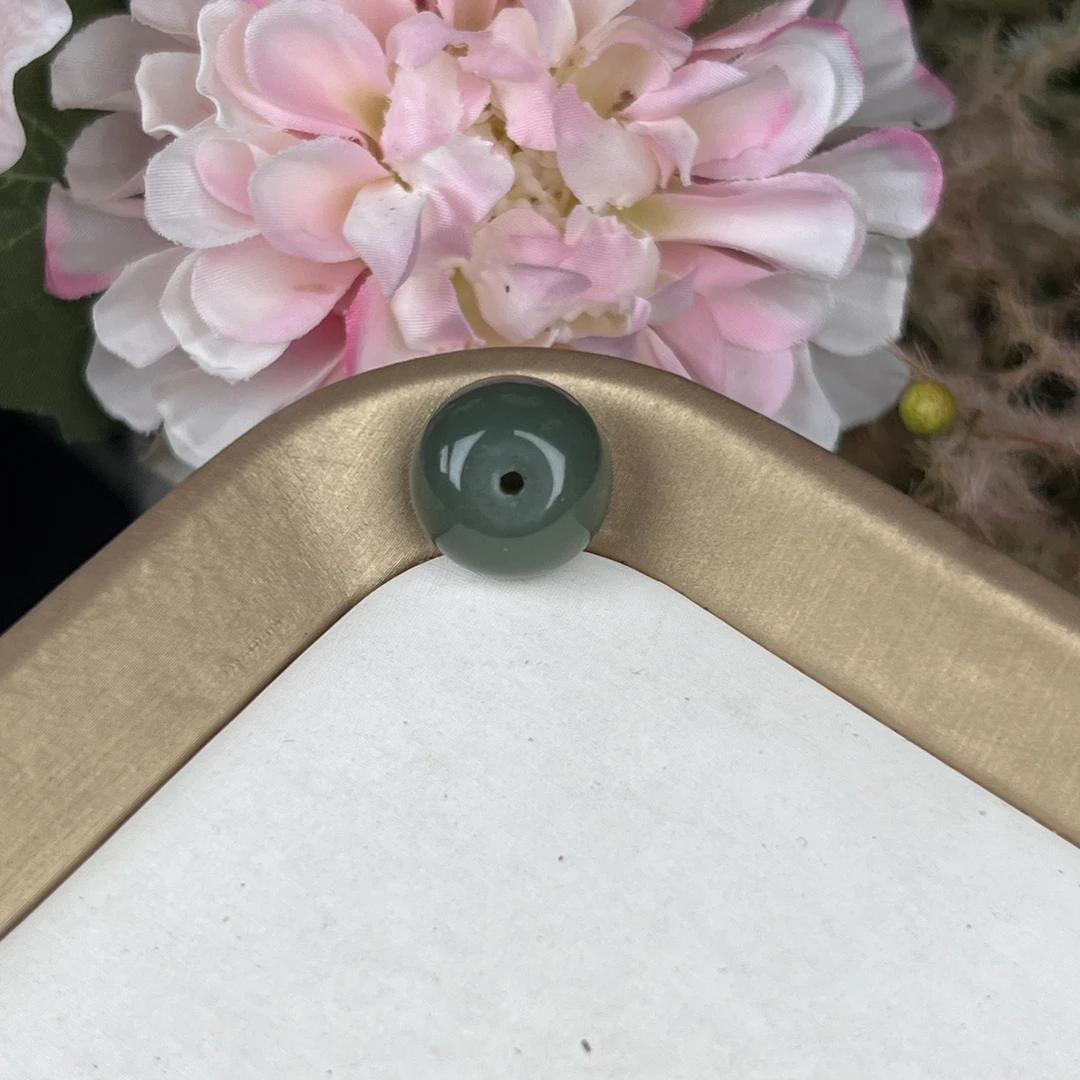 和田玉卡15-11mm圆珠吊坠编号004