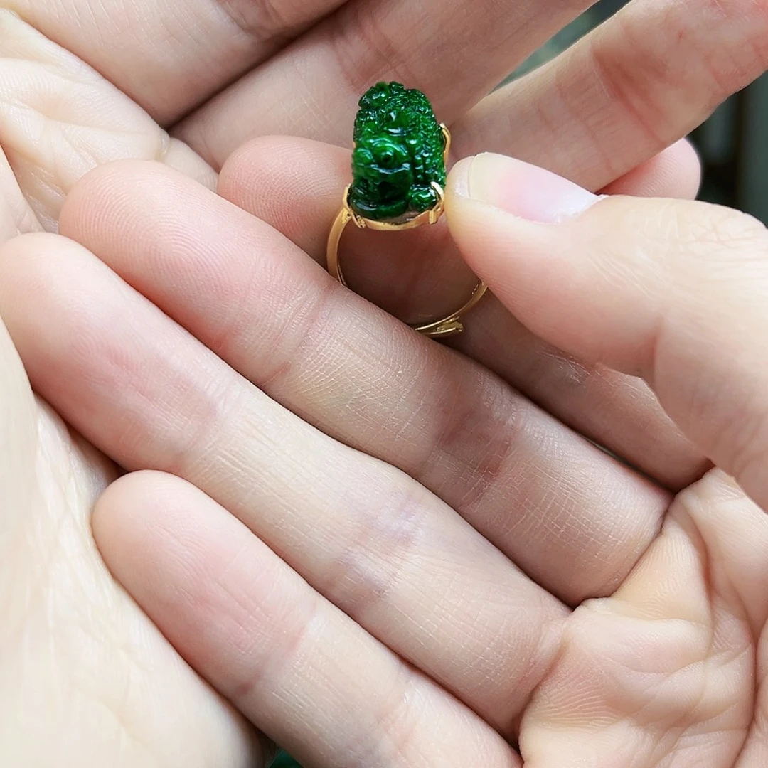 翡翠颈饰银S925镶嵌佟***祥戒指