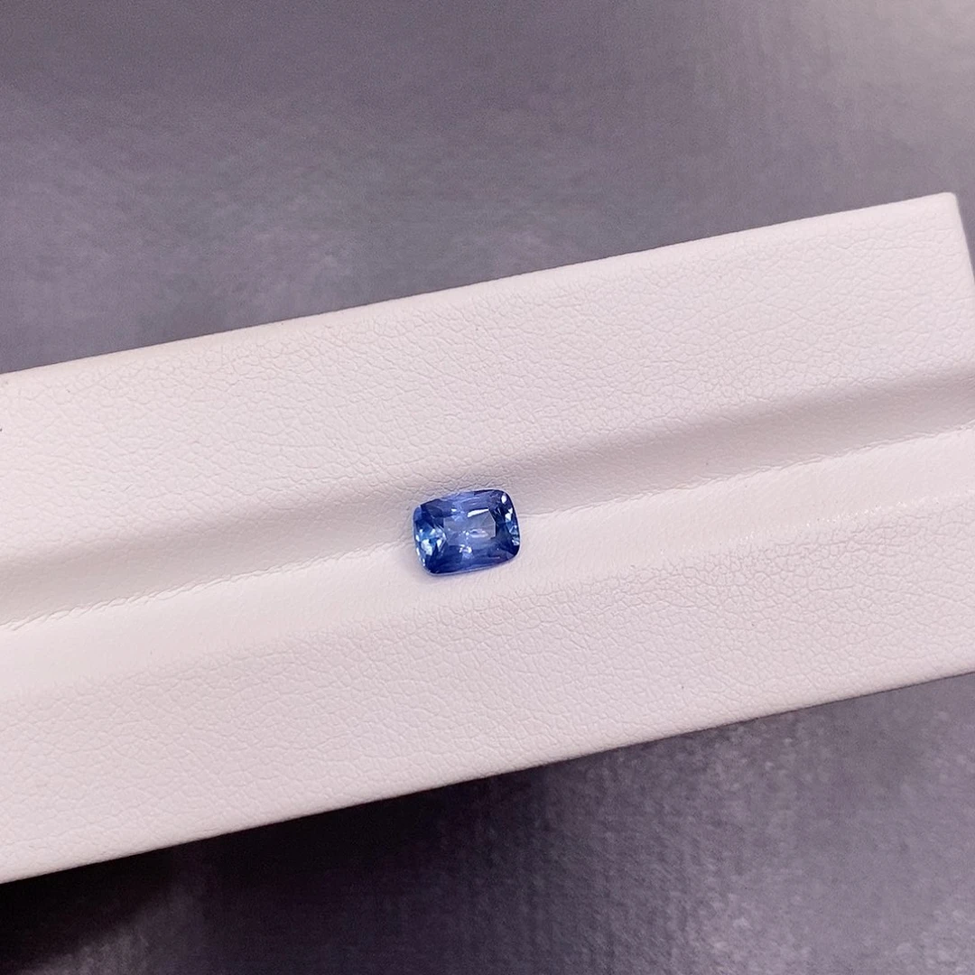 裸石蓝宝石1.15克拉 无烧矢车菊蓝
