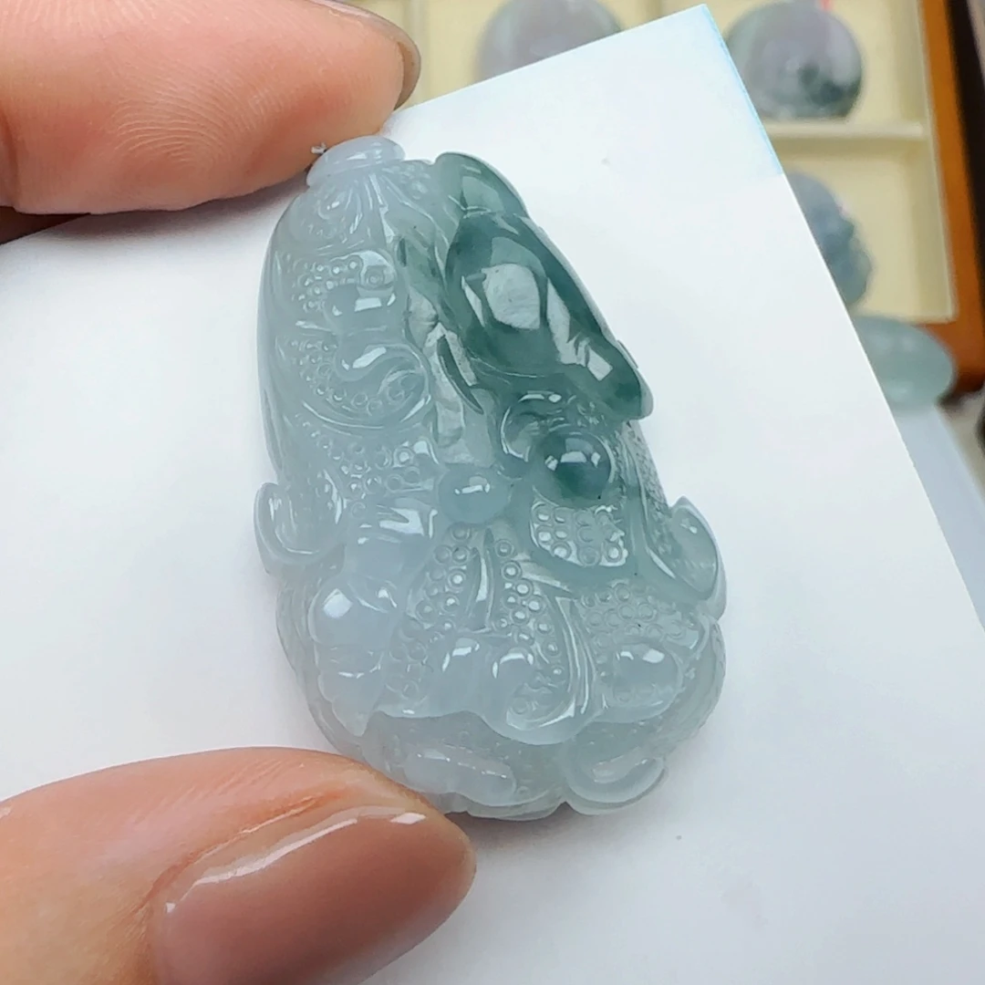 翡翠未镶嵌颈饰