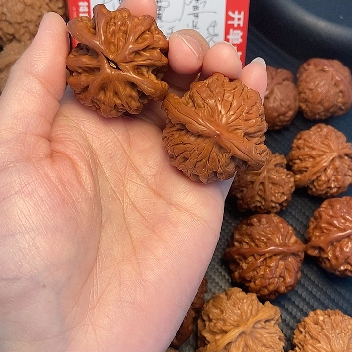 文玩核桃吊坠39狮虎兽