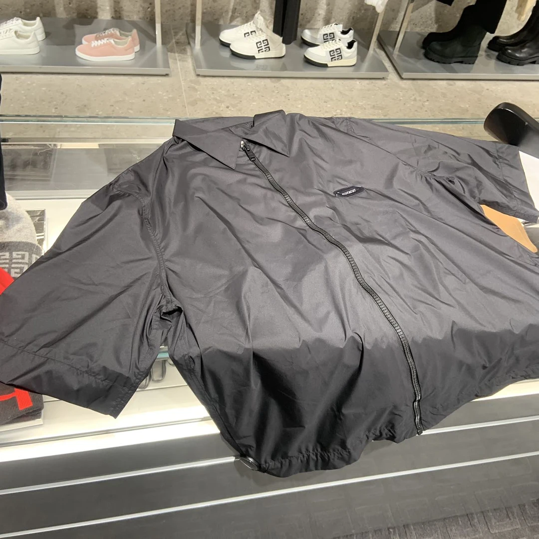 全新未使用 Givenchy/纪梵希 男士外套短袖黑色