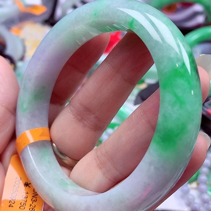 翡翠未镶嵌手镯翡翠
