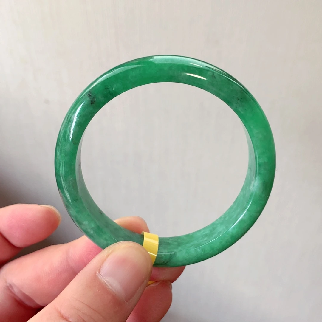 翡翠手镯未镶嵌缅甸翡翠