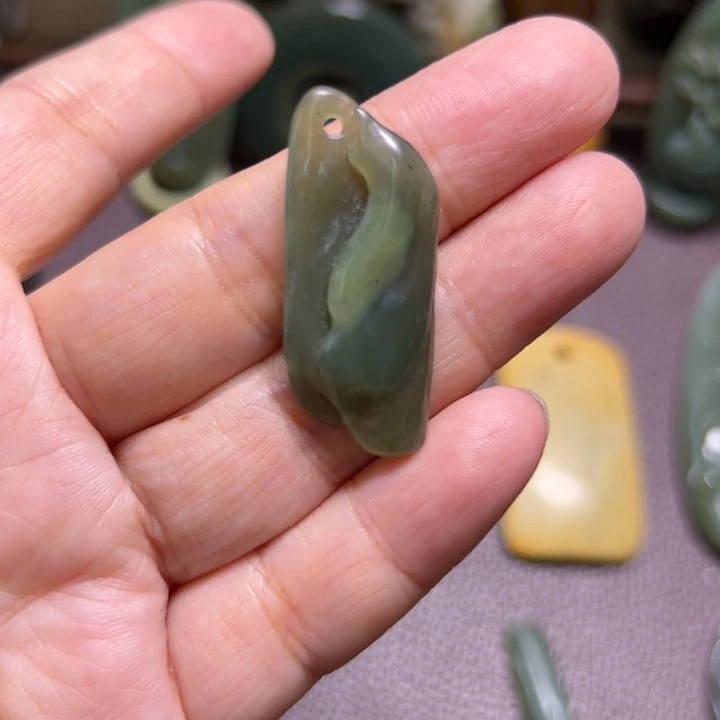 岫岩河磨玉（透闪石质玉）未镶嵌颈饰