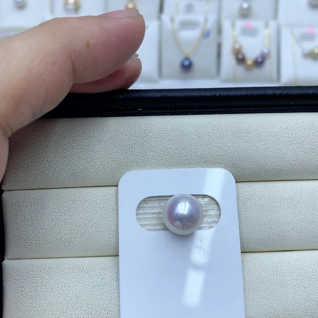 淡水珍珠颈饰18K金镶嵌?****来白金奶嘴