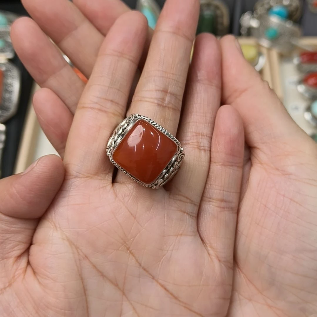 南红玛瑙戒指足银镶嵌