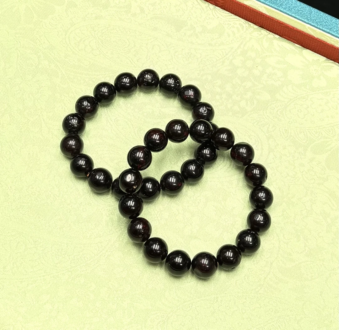 天然大颗粒血珀手串（多样性发其一）