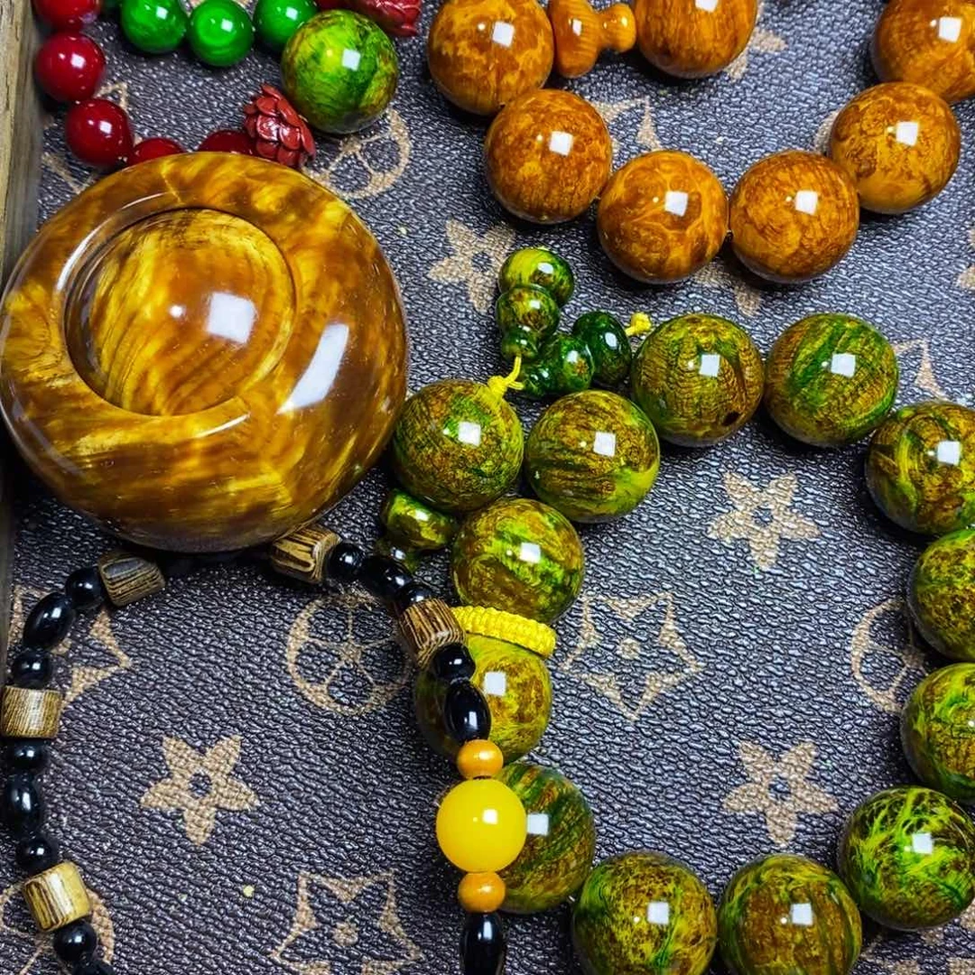 雪***头木质非金属琥珀木有2.0黄留疤20.水墨、转运珠、猪蹄子