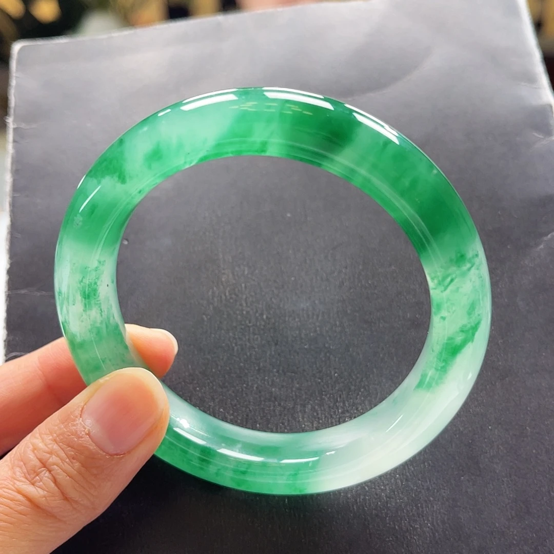 石英质玉未镶嵌手镯