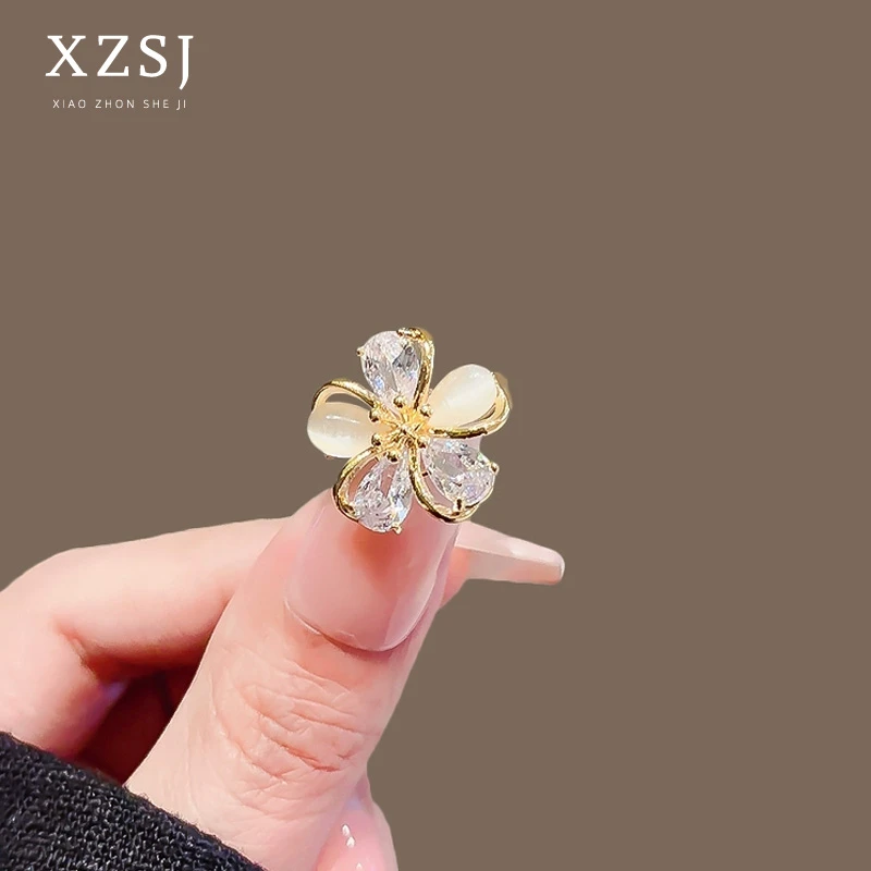 铜锆石胸针 新款百搭花朵别针高档女轻奢防走光扣饰品领口配饰