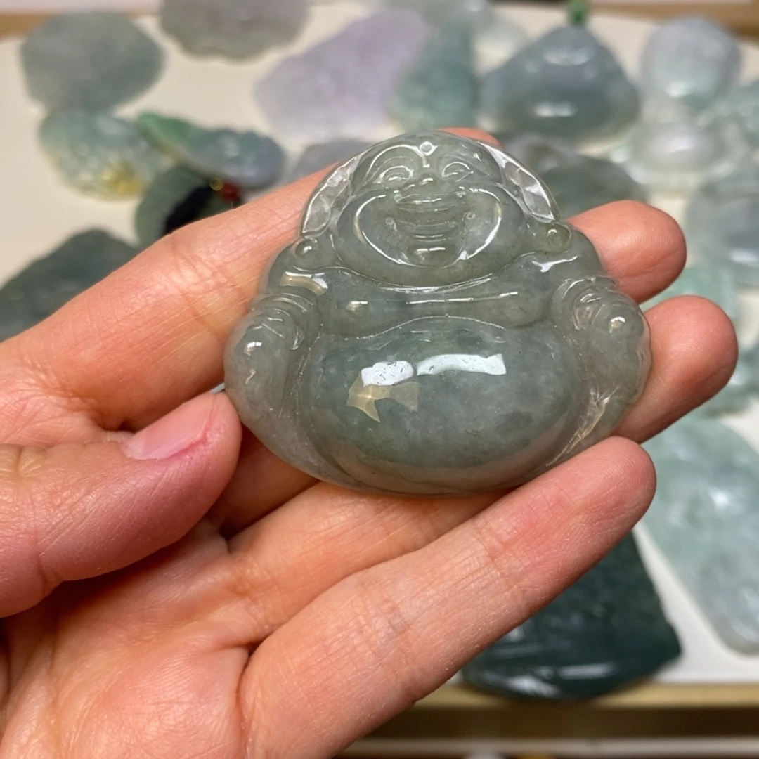 翡翠颈饰未镶嵌佛公