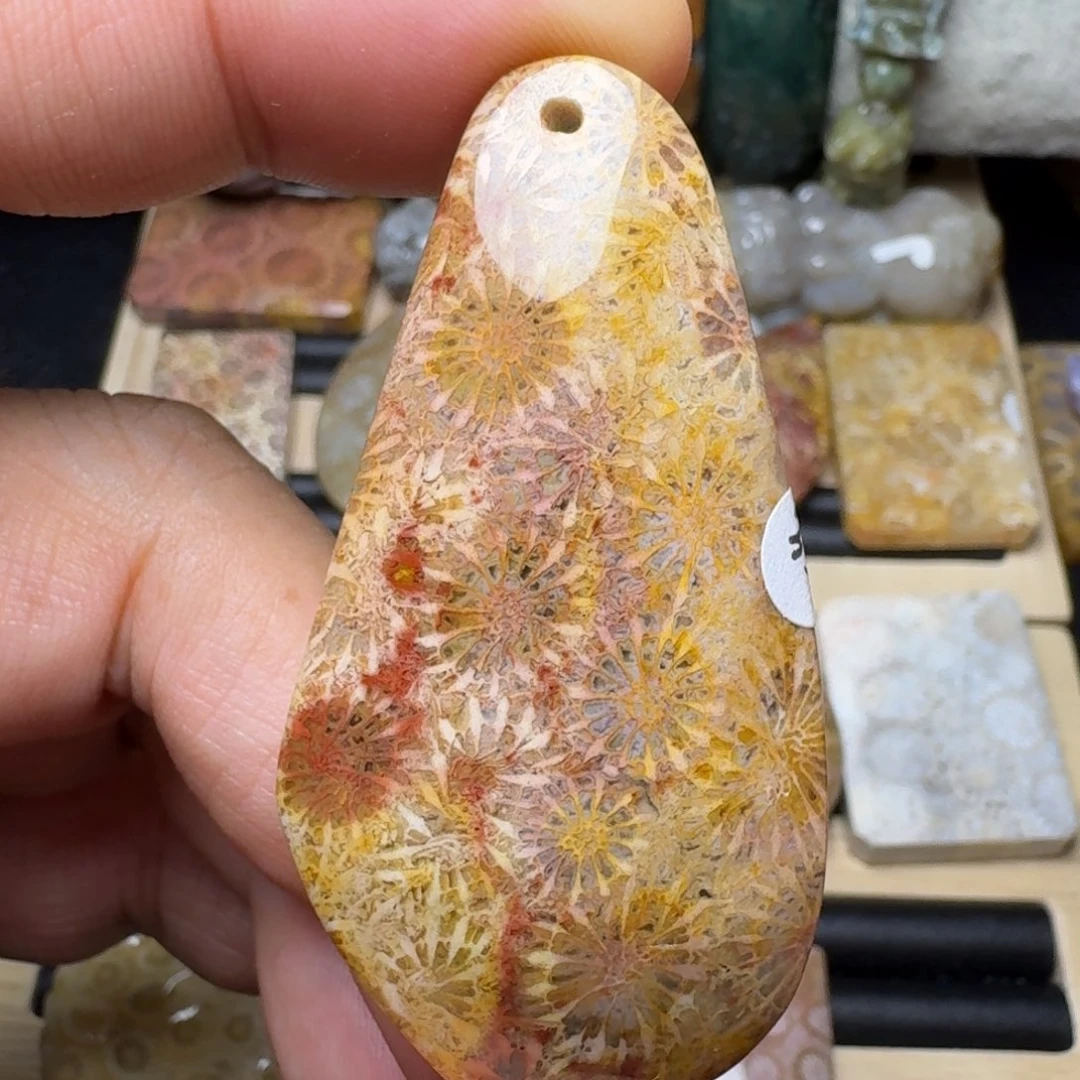 硅化玉未镶嵌纯天然色有机玉石包真色