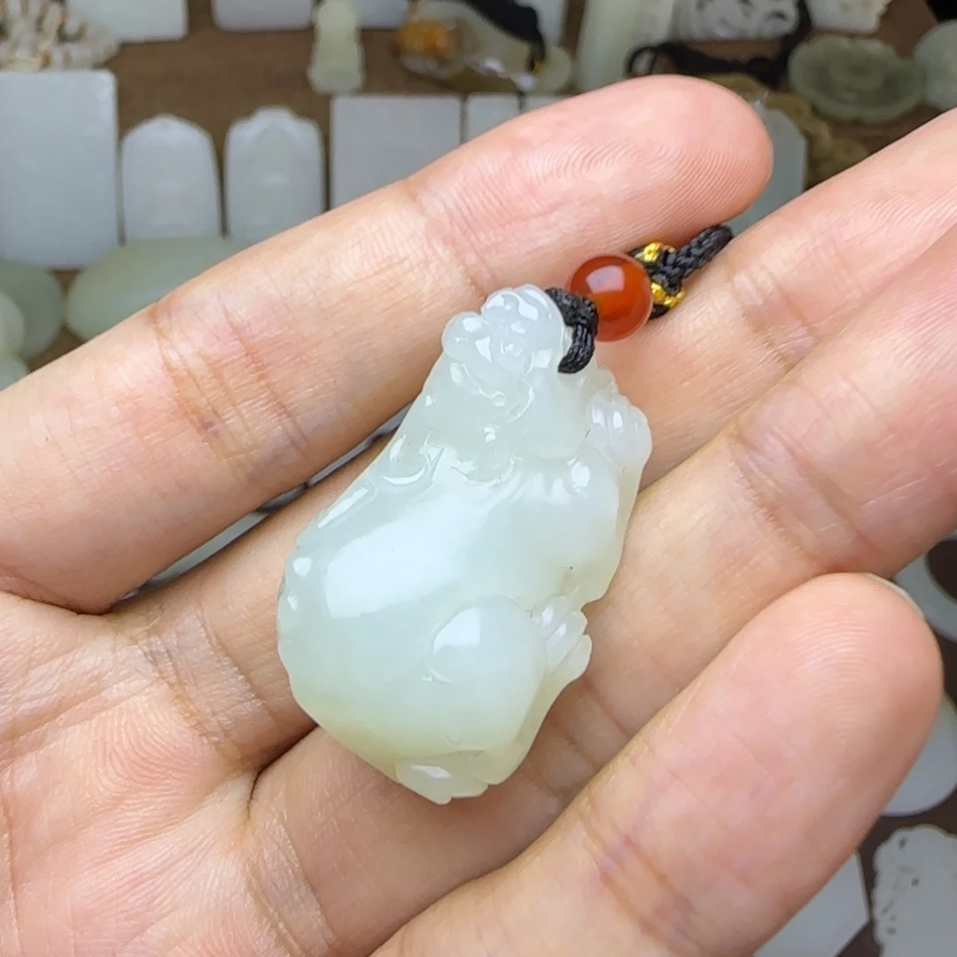 和田玉未镶嵌挂件貔貅