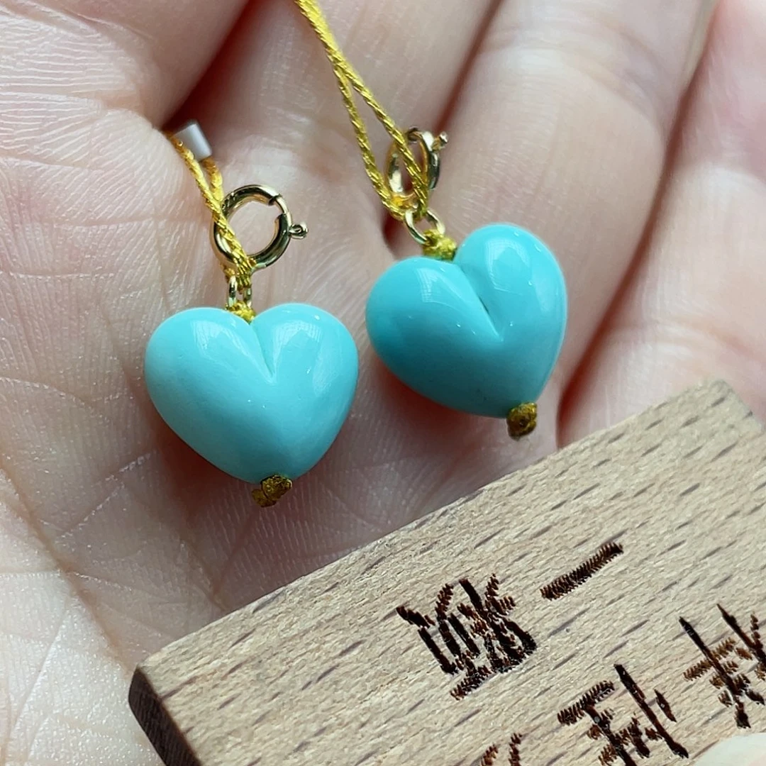 未镶嵌绿松石颈饰