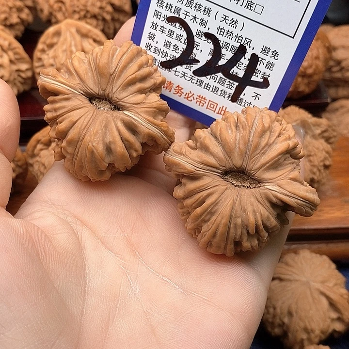 吊坠桃核四座楼狮子头48